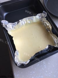 自制虎皮蛋糕卷做法图解3)