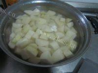 家常菜鸡块炖土豆做法图解3)