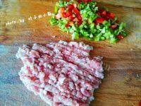 家常菜肉末炒豇豆做法图解3)
