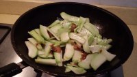 家常菜佛手瓜炒肉做法图解7)