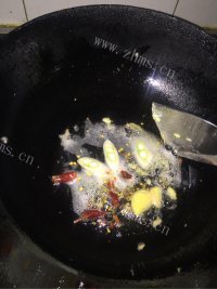 家常菜韭黄炒鸡蛋做法图解5)