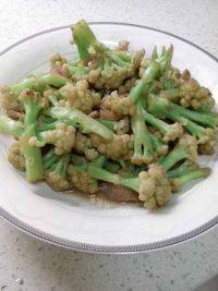家常菜花菜炒肉片