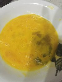 色香味俱全的青椒炒鸡蛋做法图解2)