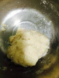 自制蛋白椰蓉球做法图解6)