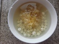 美味的银耳雪梨羹做法图解1)