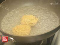 自己做的海鲜汤面做法图解6)