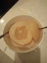 好吃的贝母蒸雪梨做法图解7)