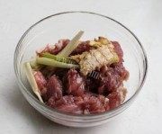 自制干炸里脊做法图解1)