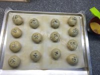 自制蛋黄酥做法图解23)