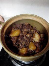 家常菜萝卜牛腩煲