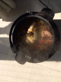 自制排骨火锅做法图解2)