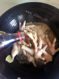美味的可乐鸡爪做法图解4)