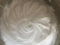 好吃的酸奶芒果蒸蛋糕做法图解5)