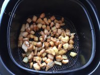美味的土豆鸡丁炒饭做法图解3)