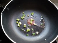 热腾腾的酱油炒饭做法图解5)