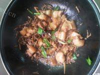 豆角干红烧肉做法图解9)