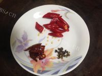 美味的麻辣花蛤做法图解4)