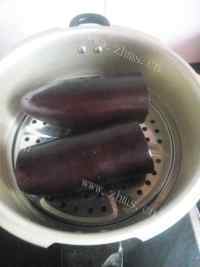 色泽鲜亮的手撕茄子做法图解3)