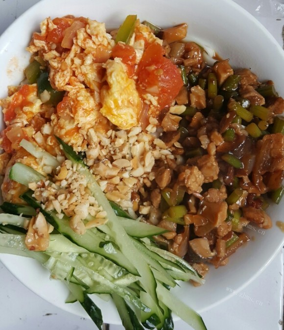 回味无穷的杂酱面