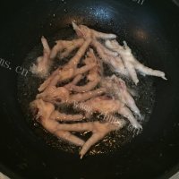 美味的虎皮凤爪做法图解4)