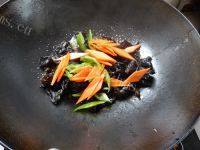 色味俱佳的炝炒野生木耳做法图解7)