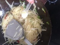 美味营养的炒土豆丝做法图解9)