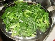 凉拌菠菜粉丝做法图解6)