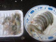 口感饱满的鲜虾白菜包做法图解5)