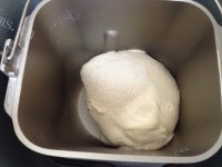 自制奶油小餐包做法图解2)