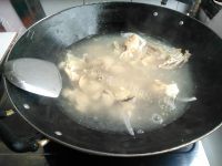 自制白贝鱼头豆腐汤做法图解10)