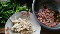 芹菜千张炒肉丝做法图解1)