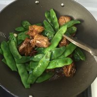 可口的排骨炖豆角做法图解5)