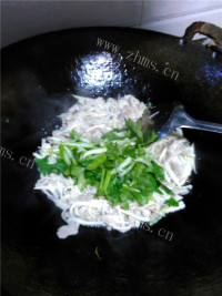 家常菜杏鲍菇肉丝做法图解8)