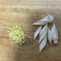 外酥里嫩麻辣牙签肉做法图解6)