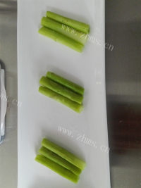 美味的芦笋奶酪沙拉做法图解4)