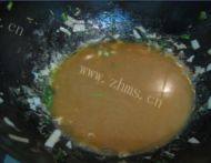 美味的芥蓝牛肉炒河粉做法图解11)