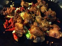 好吃的辣子鸡块做法图解5)