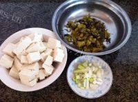 自制雪里蕻炖豆腐做法图解1)
