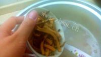 美味的花生鱿鱼瘦肉粥做法图解7)