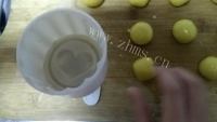 色泽鲜亮的宫廷桃酥做法图解5)