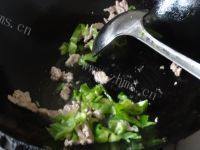 家常菜平菇炒肉丝做法图解5)
