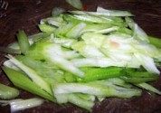 美味的西芹牛柳做法图解3)
