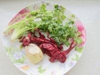 诱人的羊肉焖黄花鱼做法图解1)