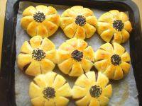 豆沙花朵面包