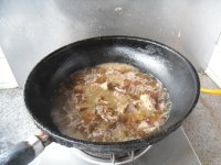 香喷喷的牛肉炖柿子做法图解8)