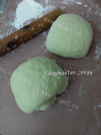 自制抹茶红豆面包做法图解5)