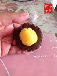美味的巧克力月饼做法图解9)