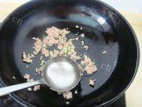 家常肉末冬瓜粒汤做法图解4)