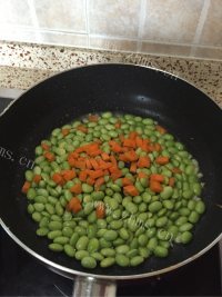 家常菜小炒毛豆做法图解3)