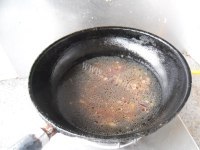 香喷喷的牛肉炖柿子做法图解6)